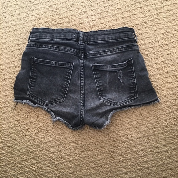 H and m shorts - Picture 2 of 2
